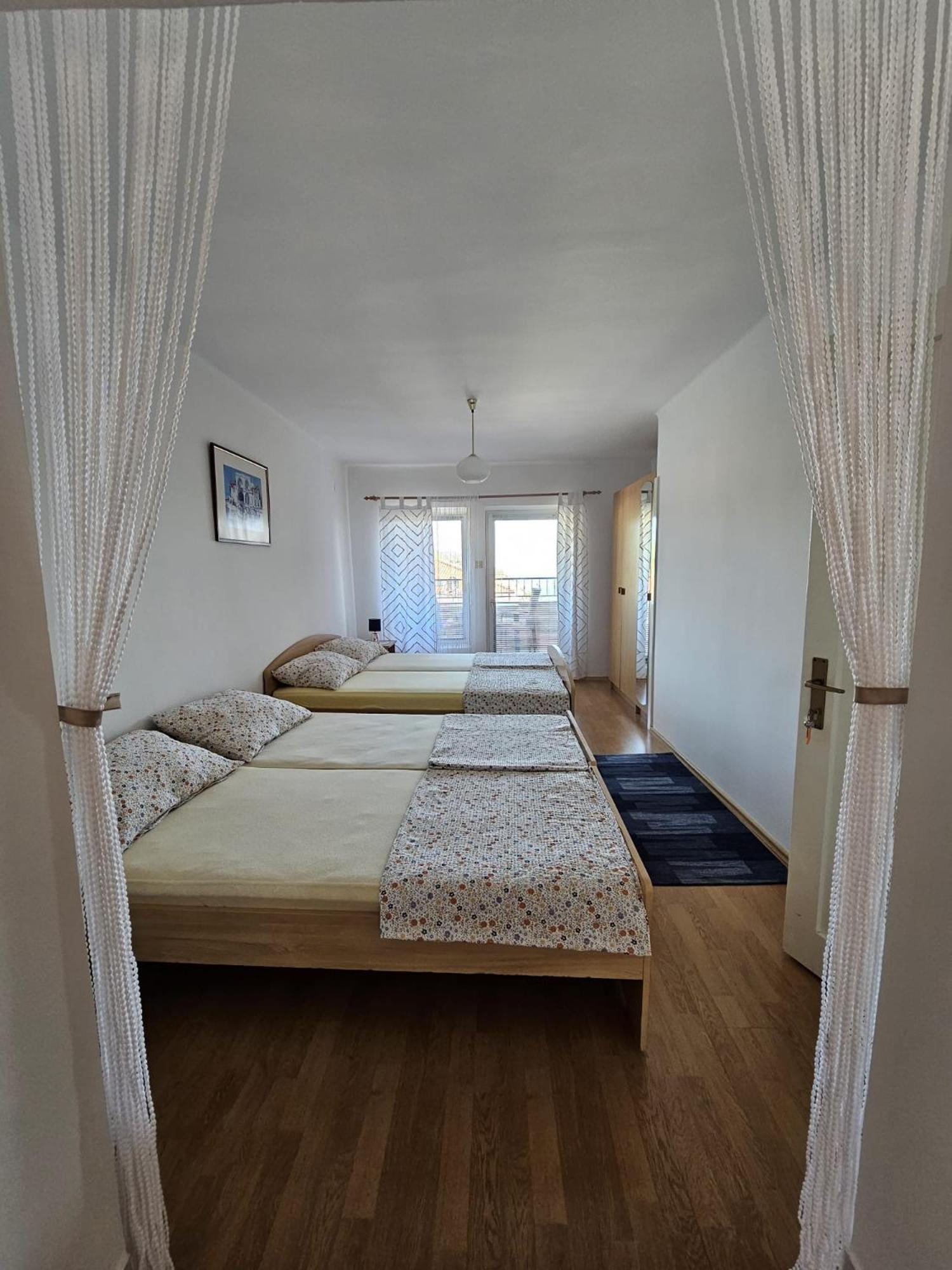 Studios Dolcek Крвавица Экстерьер фото